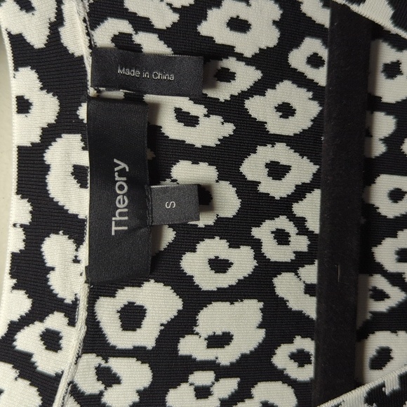 Theory Black + White Leopard Print V-neck Cardigan Sweater Women's Size Small - Picture 2 of 5